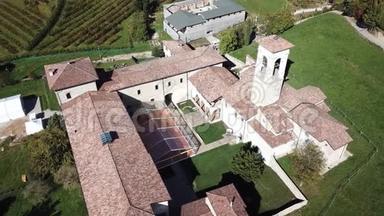 贝加莫，意大利。 Astino前修道院的空中景观，为国际G7农业<strong>峰会</strong>做好准备