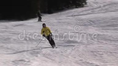 奥地利萨尔巴赫腹地滑雪