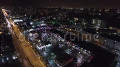 城市的夜间航拍视频.
