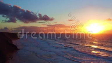 从美丽的日落在<strong>淡水河谷</strong>菲盖拉斯海滩