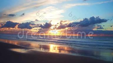 从美丽的日落在淡水河谷菲盖拉斯海滩