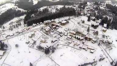 喀尔巴阡山<strong>村落</strong>的空中拍摄