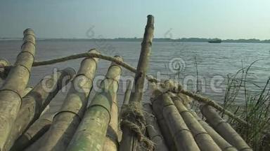 柬埔寨河流竹筒，