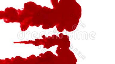 红色墨水在白色背景上注入水。 <strong>三维</strong>动画与卢马哑光作为阿尔法<strong>通道</strong>在缓慢运动。 使用墨水