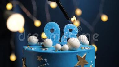 生日蛋糕数字<strong>98</strong>星天和月的概念，蓝色蜡烛是火的打火机，然后吹出来。 复制空间