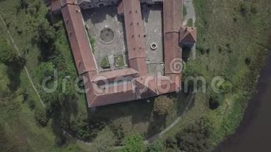 著名的乌克兰人破坏斯维日城堡的空中景色