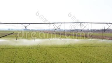 灌溉<strong>枢纽</strong>系统浇灌农业领域.