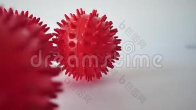 红球是一种看起来像白色背景下<strong>病毒细胞</strong>的模型。 这是日冕<strong>病毒</strong>疾病的图片