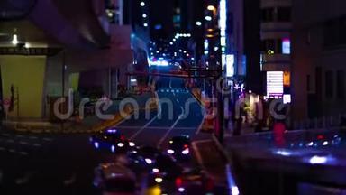 东京Shibuya小型霓虹灯街道倾斜倾斜的夜间时间