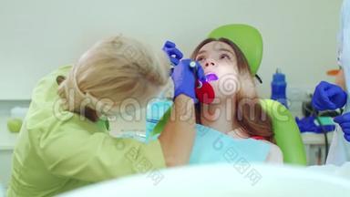 牙科医生用灯聚合牙科材料