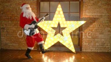 圣诞老人摇滚明星，用吉他演奏圣诞歌曲，玩得开心，庆祝节日
