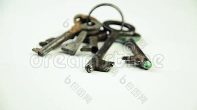 房门钥匙。 一堆旧钥匙