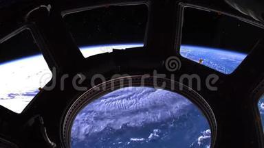 飓风佛罗伦萨，卫星通过舷窗<strong>观看视频</strong>。